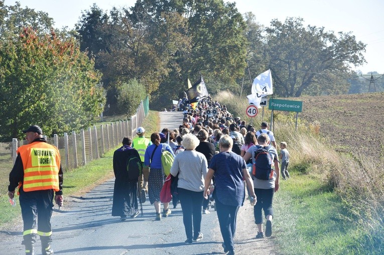 Pielgrzymka trzebnicka 2018 - cz. 12 - Oborniki Śląskie