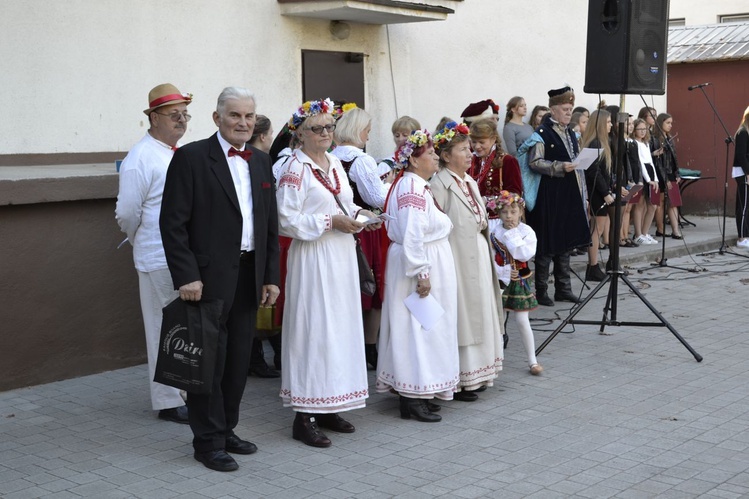 Tarnobrzeskie drogi niepodległości