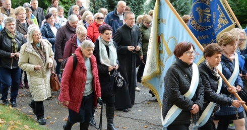 Po paciorki sięgają co dnia