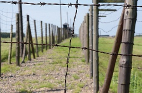 ▲	Dzięki determinacji więźniów doszło do wybuchu powstania i ucieczki wielu osób.