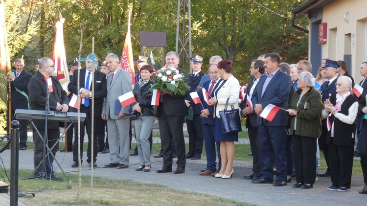 Obelisk w Pasiece Otfinowskiej 