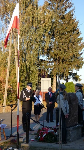 Obelisk w Pasiece Otfinowskiej 