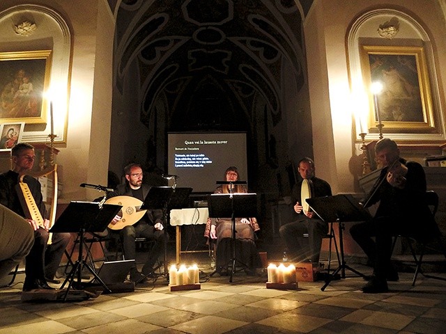 	Koncert pt. „Pieśni średniowiecznego  dworu rycerskiego” w kościele  św. Marcina.