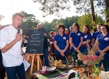 ▲	Konkurs na najlepszą potrawę z ziemniaków wygrały „SuperBabki” ze Skłobów w podradomskiej gminie Chlewiska.