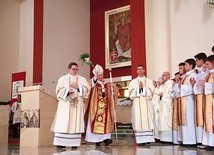 Metropolita poświęcił świątynię parafialną.