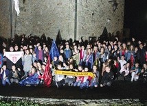 Uczestnicy czchowskiej „studniówki” przed ŚDM.