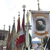Feretron ze św. Urszulą niesiony podczas procesji w Lipnicy Murowanej.