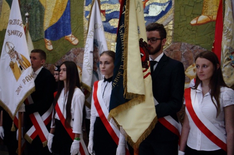 Szkoły im. św. Jana Pawła II na Białych Morzach