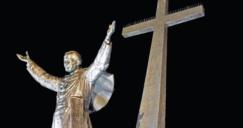 Komu przeszkadza św. Jan Paweł II?