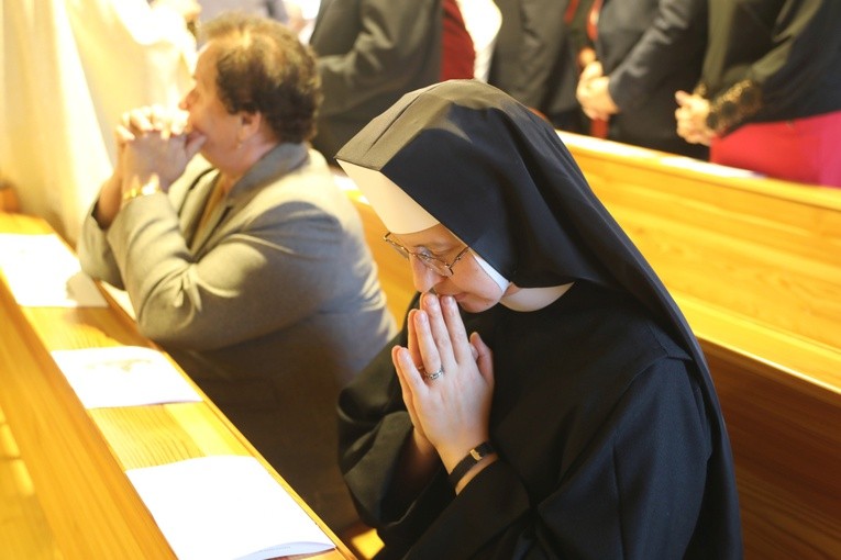 Poświęcenie odbudowanego po pożarze kościoła na Stecówce