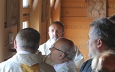 Poświęcenie odbudowanego po pożarze kościoła na Stecówce