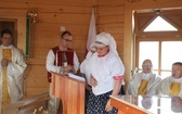 Poświęcenie odbudowanego po pożarze kościoła na Stecówce