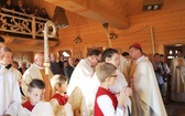 Poświęcenie odbudowanego po pożarze kościoła na Stecówce
