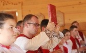 Poświęcenie odbudowanego po pożarze kościoła na Stecówce