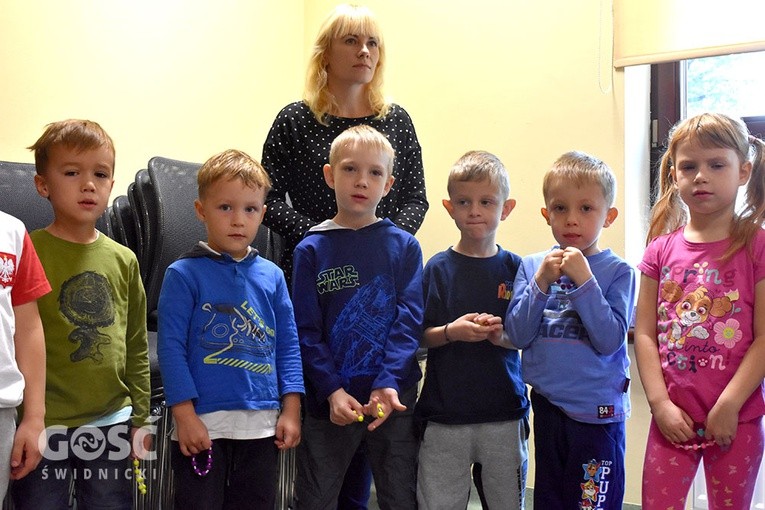 Milion dzieci modli się na różańcu o pokój