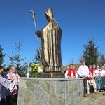 Pomnik św. Jana Pawła II na Ochodzitej w Koniakowie