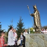 Pomnik św. Jana Pawła II na Ochodzitej w Koniakowie