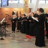 W klimat patriotycznych pieśni wprowadził wykonawców chór "Laudate Dominum" z parafii św. Maksymiliana Kolbego.