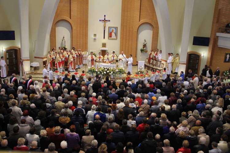 Poświęcenie kościoła św. Jana Pawła II w Nowym Sączu