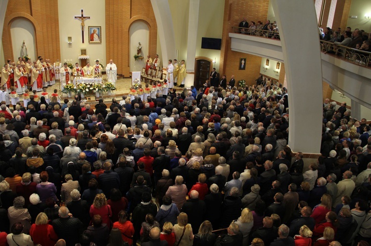 Poświęcenie kościoła św. Jana Pawła II w Nowym Sączu