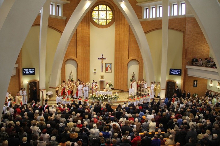 Poświęcenie kościoła św. Jana Pawła II w Nowym Sączu