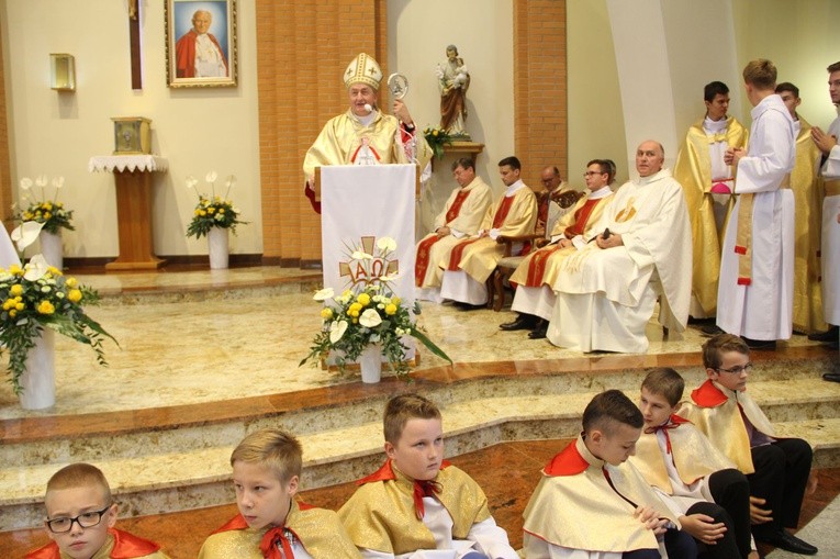 Poświęcenie kościoła św. Jana Pawła II w Nowym Sączu