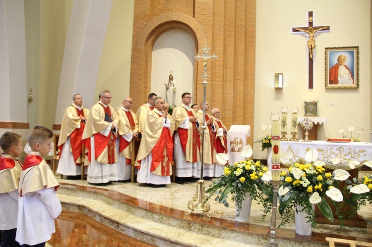 Poświęcenie kościoła św. Jana Pawła II w Nowym Sączu