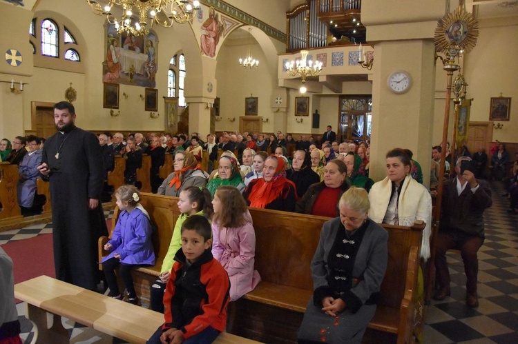 Abp Marek Jędraszewski w parafii w Cichem-Miętustwie