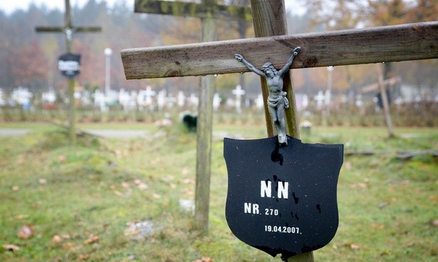W ubiegłym roku podopieczni fundacji zaopiekowali się 200 bezimiennymi grobami.