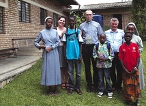 Ksiądz Piotr Sierzchuła spotkał się w Rwandzie ze swoim podopiecznym.