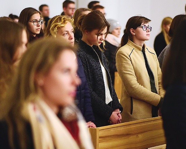 Młody człowiek szukający Boga i wyciszenia może je znaleźć w kościele akademickim w Kortowie.