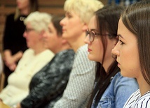 Uczestnicy jubileuszowej konferencji. Na pierwszym planie Dominika Brzank, laureatka tegorocznego konkursu AHM.