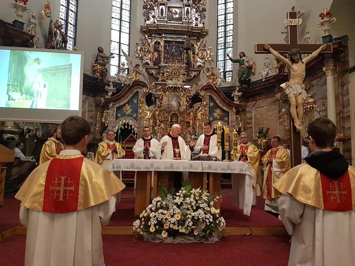 Rocznica koronacji fresku w Dzierżoniowie