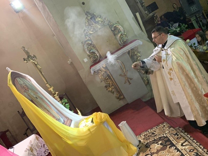 Wprowadzenie relikwii św. Jana Pawła II i św. s. Faustyny Kowalskiej