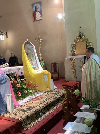 Wprowadzenie relikwii św. Jana Pawła II i św. s. Faustyny Kowalskiej