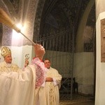 Poświęcenie tablicy pamiątkowej ks. Krzemienia w Rzepienniku Biskupim