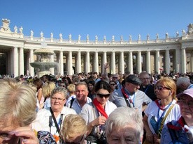 Na modlitwie z papieżem Franciszkiem na placu św Piotra