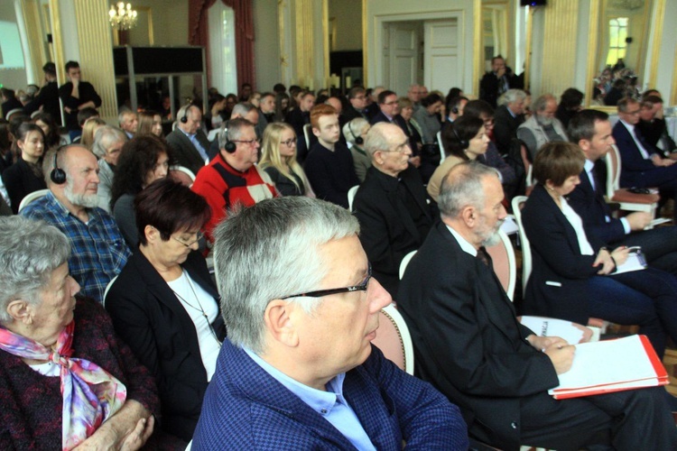 Miejsca pamięci: Śląsk. Debata w Kamieniu Śląskim