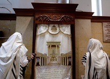 Ortodoksyjni Żydzi modlą się przy grobie Racheli.
19.10.2018 Betlejem 