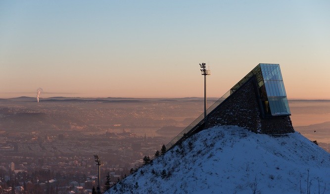 PŚ w skokach - równe premie dla kobiet i mężczyzn w turnieju Raw Air