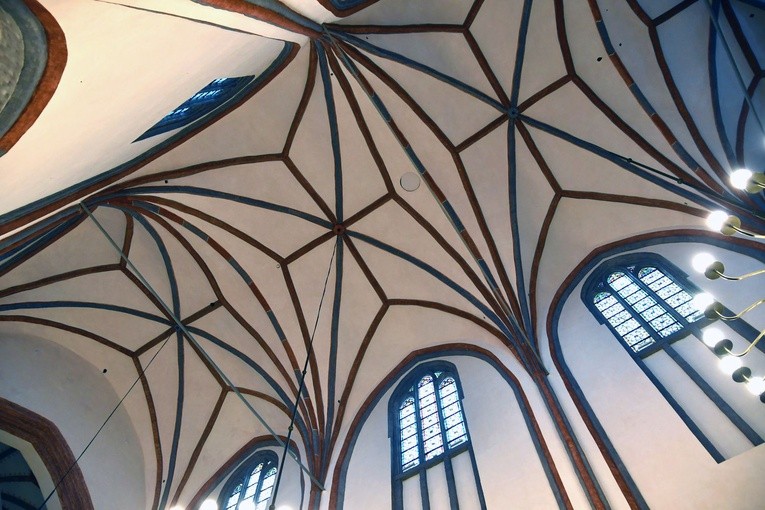 Prace konserwatorskie w koszalińskiej katedrze