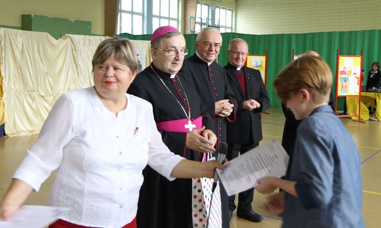 Konkurs papieski w SP 8