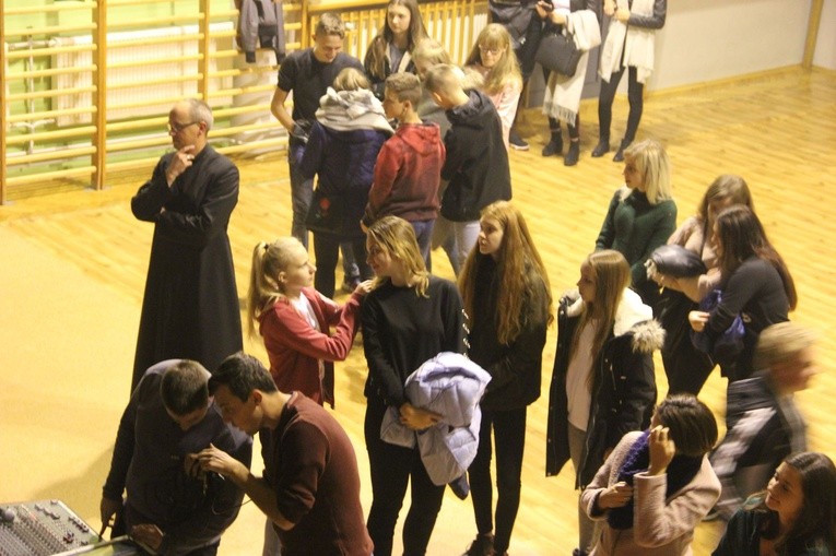 Pochód ze świętymi w Bobowej