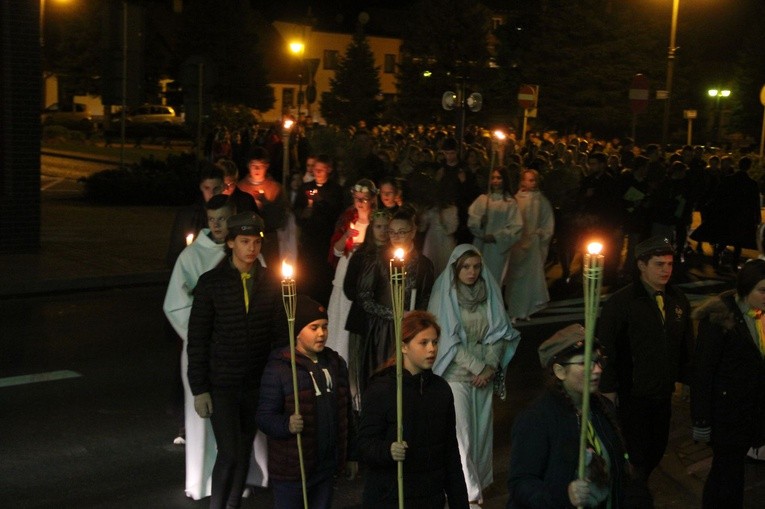 Pochód ze świętymi w Bobowej