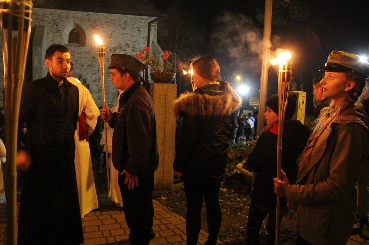 Pochód ze świętymi w Bobowej