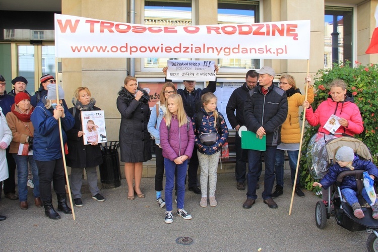 Protest został zorganizowany w sobotę 27 października 