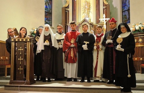 Ekipa z os. Karpackiego przywozła aż 9 relikwiarzy świętych i błogosławionych