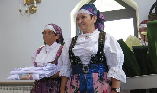 Bąków - poświęcenie kościoła