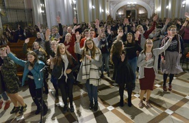 Młodzi bardzo chętnie wyrażają entuzjazm wiary