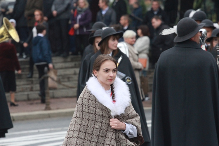 Pomnik Piłsudskiego w Limanowej